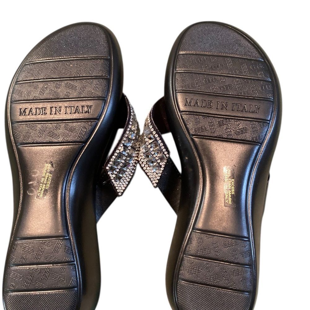#202 ITALIAN SHOEMAKER Crystal Sandals - Picture 3 of 13